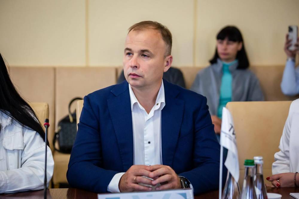 Заступник голови Чернівецької ОДА Греба задекларував 170 тисяч доларів дружини