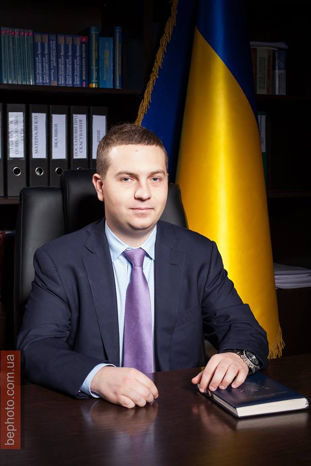 Експрокурор Мазурик, затриманий на хабарі у 100 тисяч доларів, програв позов до Офісу генпрокурора  