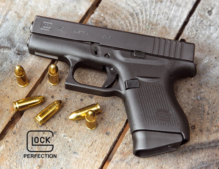 Харківські прокурори Чуб та Фільчаков не задекларували нагородну зброю