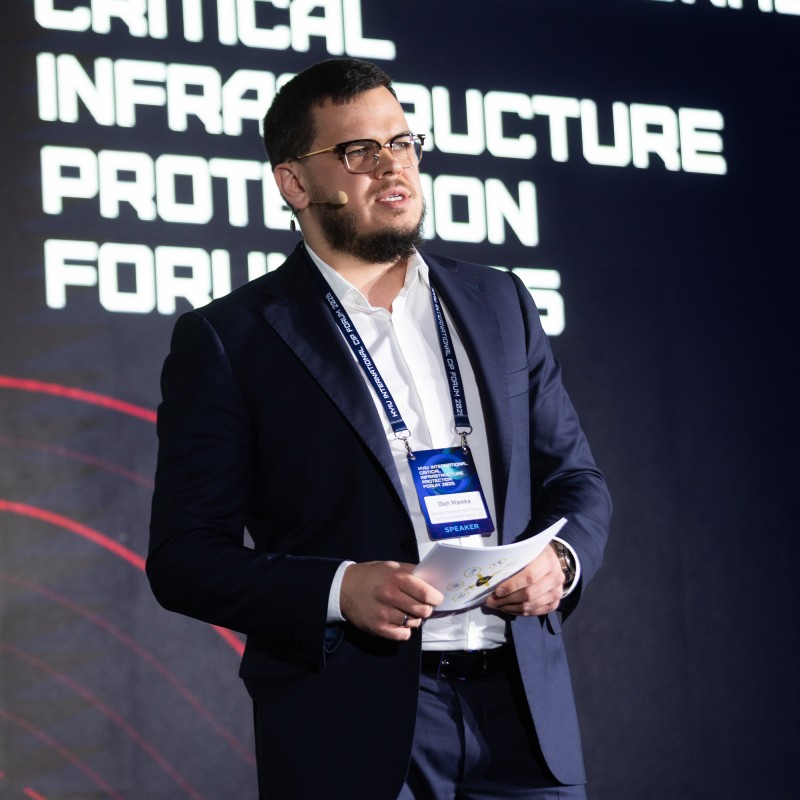 Син нардепа Мамки, який працює в Держспецзв’язку, заробляє на державних замовленнях  