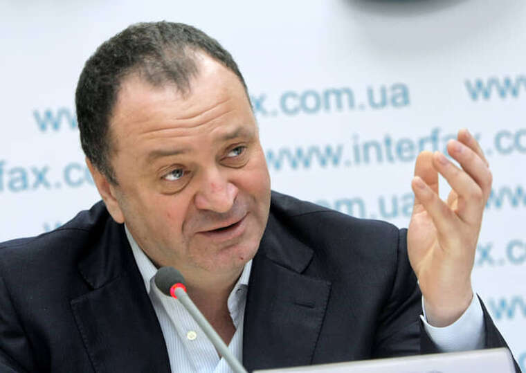 Суд скасував арешт з рахунків фірми ексголови правління "Укртатнафти" Овчаренка