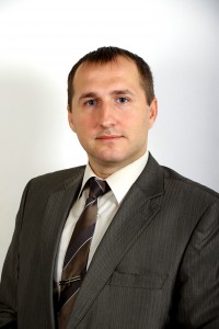 Суддя Мовчан з Дніпра використовує сестру та батька для приховування майна з декларацій  