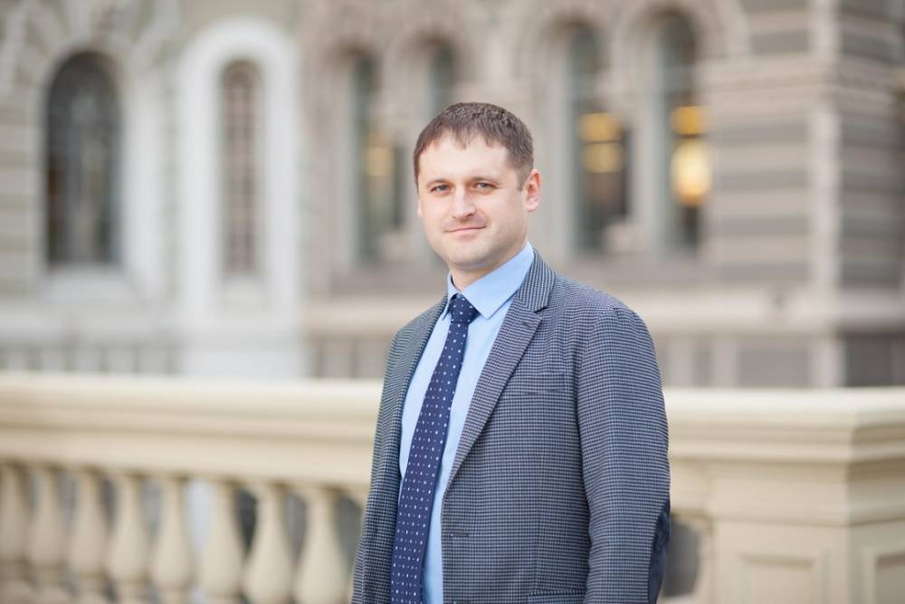 Новий заступник голови НБУ Лепушинський під час війни придбав Nissan X-Trail за 1,61 млн гривень  