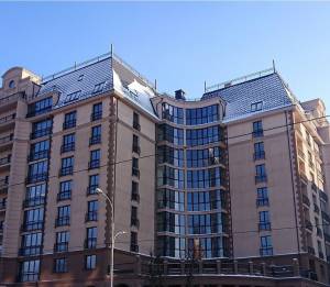 Керівник Харківської спецпрокуратури у сфері оборони Вербицький їздить на чужому авто та заправляє його за службові кошти  