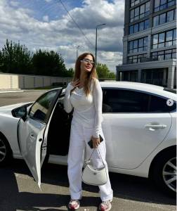 Офіційно безробітна дружина експоліцейського з Харкова веде розкішний спосіб життя  