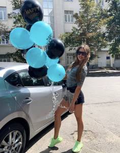 Офіційно безробітна дружина експоліцейського з Харкова веде розкішний спосіб життя  