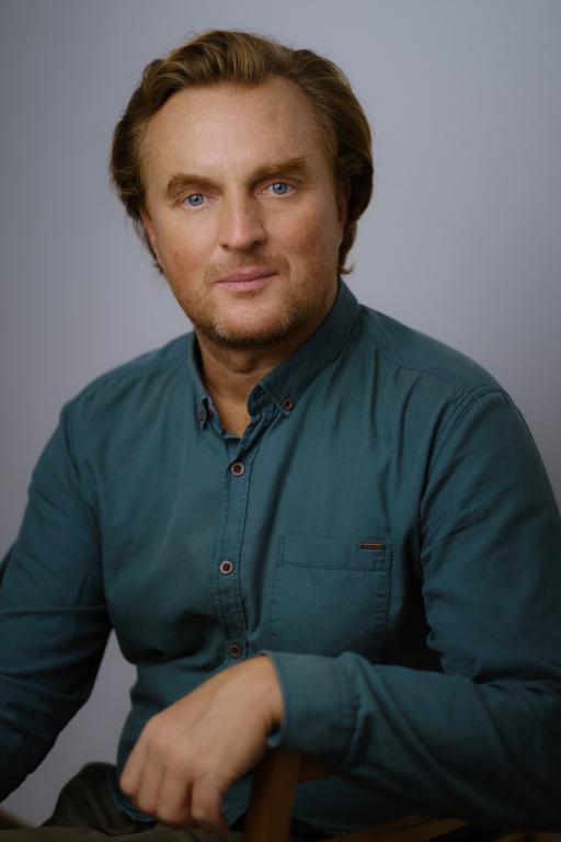 Заступник директора Київської академії танцю Дроздов не зміг пояснити походження 100 тисяч євро  