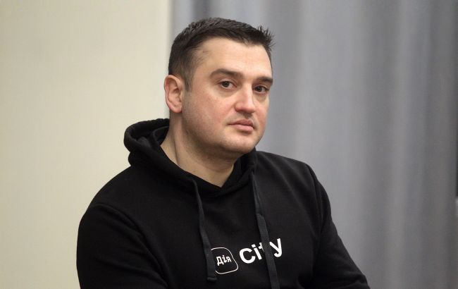 Очільник Мінцифри Борняков віддав сервіс «Дія» власному юристу, який скуповує майно Труханова  