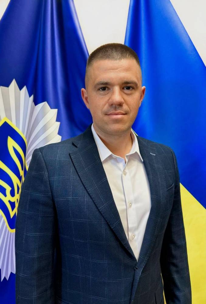 Родина заступника керівника ГСЦ МВС Жука безоплатно користується квартирою та авто інших осіб  