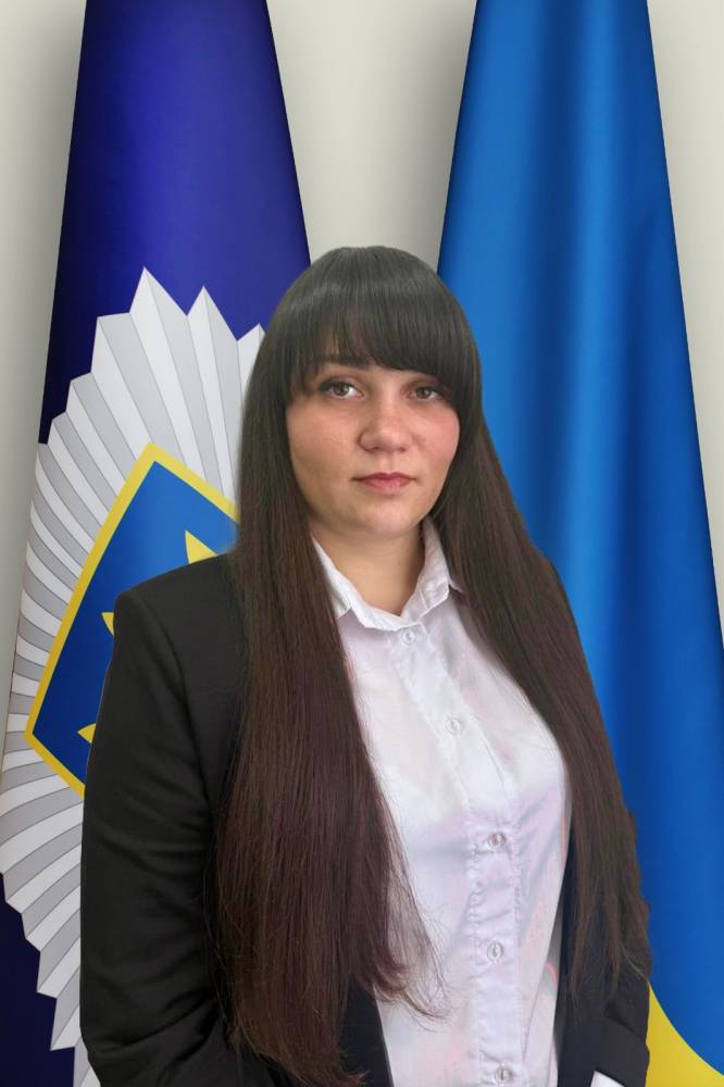 Керівниця ТСЦ МВС у Миргороді користується авто батька, яке задеклароване за заниженою вартістю  