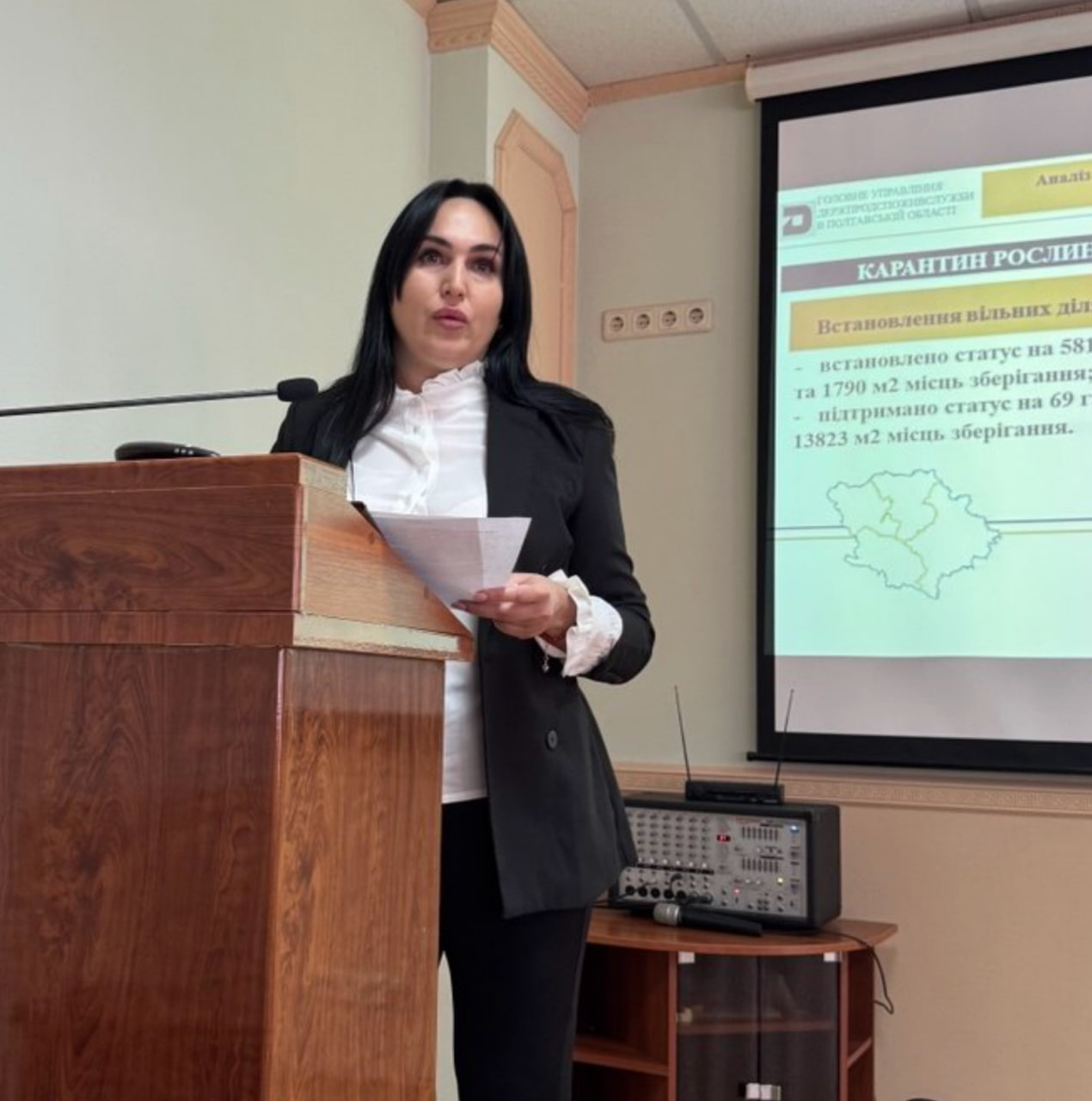 Полтавський поліцейський безкоштовно отримав елітне авто від спеціалістки сільради  