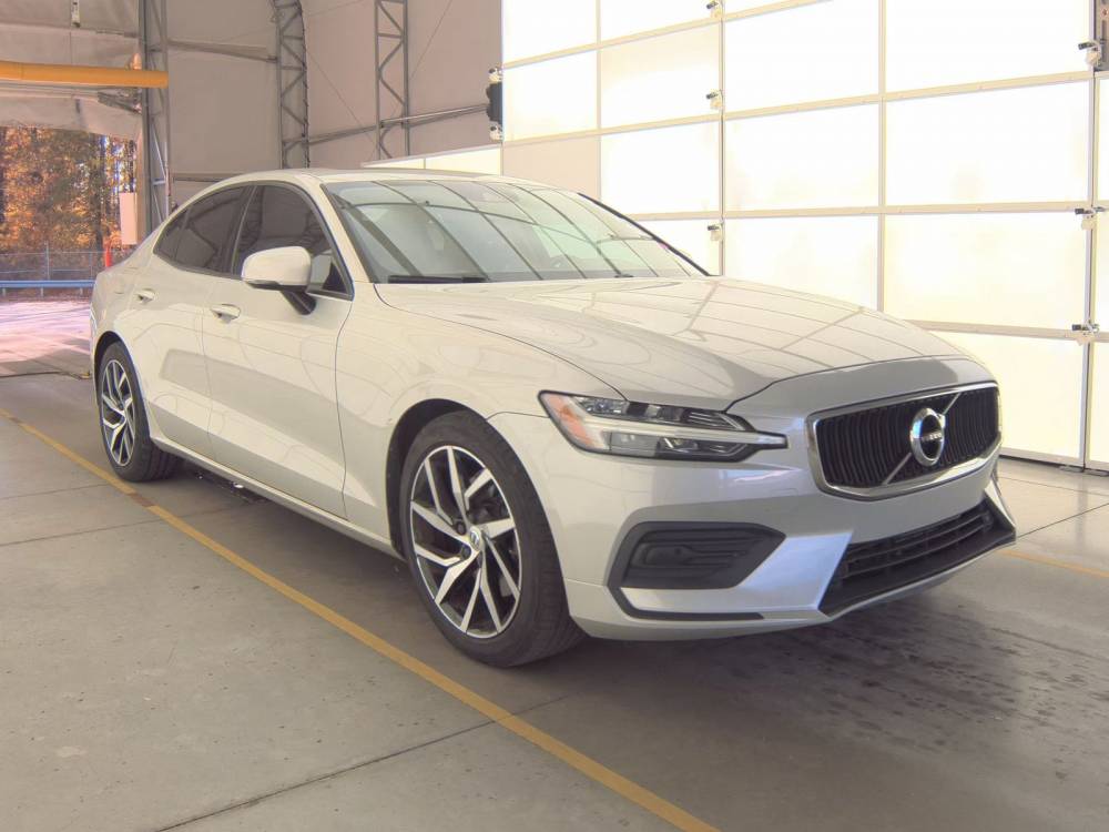 Кременчуцький прокурор Бобоха зібрав 896 тисяч на Volvo S60