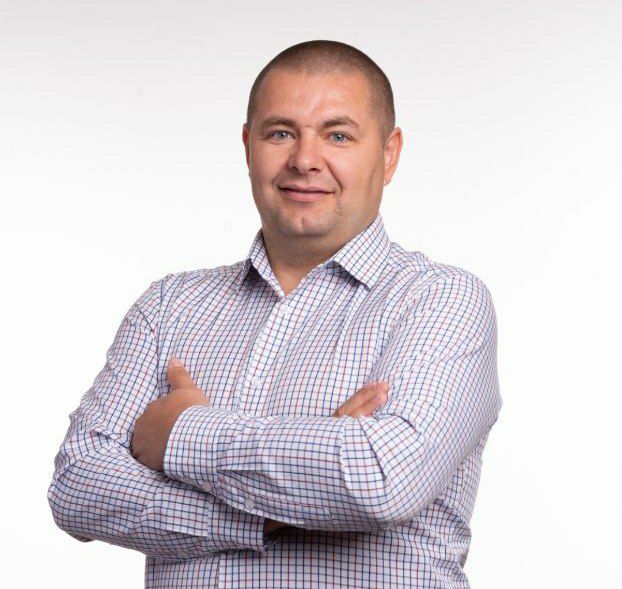 НАЗК: на Одещині депутат "намалював" дружині 140 тисяч доларів фіктивної готівки  