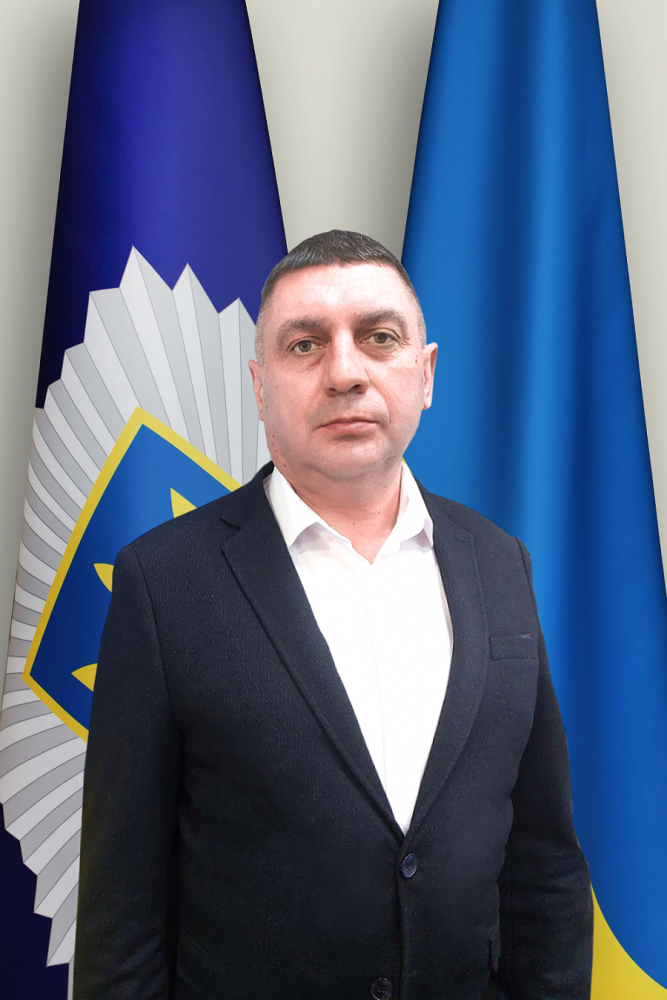 Начальник ТСЦ МВС у Камені-Каширському Лук'янчук отримує пенсію та скуповує авто  