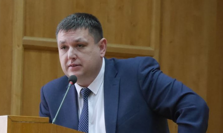 Очільник прокуратури у Береговому потрапив у скандал через адвокатський статус  