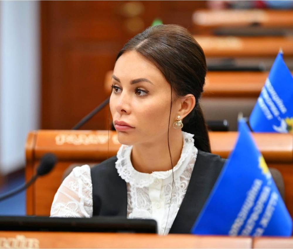 Депутатка Київміськради Симуніна назбирала 658 тисяч доларів готівкою